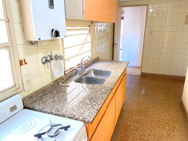 Flores Depto 3 ambientes Cochera Balcon Frente Impecable