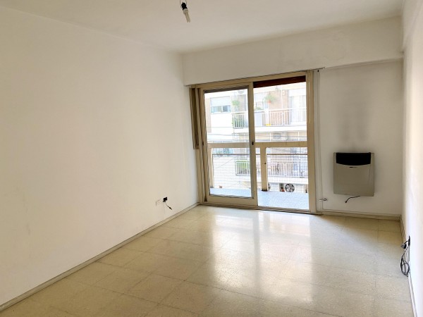 Flores Depto 3 ambientes Cochera Balcon Frente Impecable