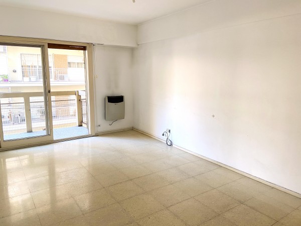 Flores Depto 3 ambientes Cochera Balcon Frente Impecable