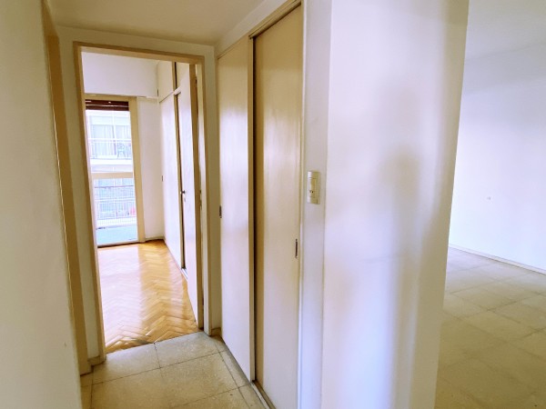 Flores Depto 3 ambientes Cochera Balcon Frente Impecable