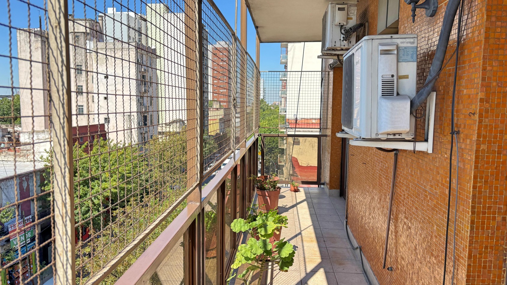 La Boca - Hermoso y Amplio Depto 3 ambientes con Balcon Frente  68m2 u$s79.950
