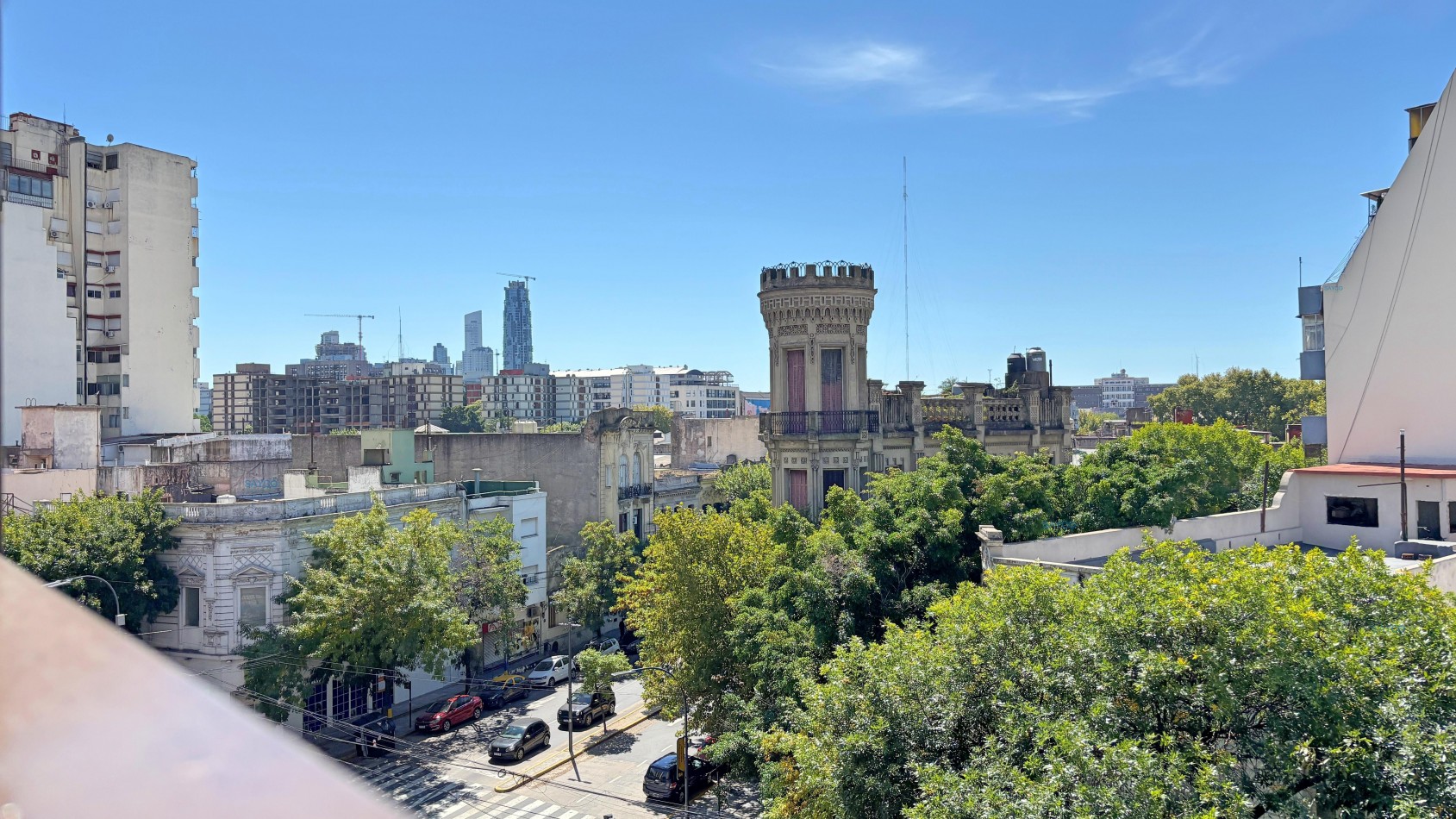 La Boca - Hermoso y Amplio Depto 3 ambientes con Balcon Frente  68m2 u$s79.950