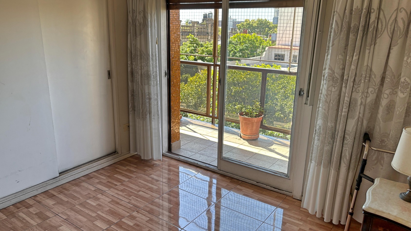 La Boca - Hermoso y Amplio Depto 3 ambientes con Balcon Frente  68m2 u$s79.950