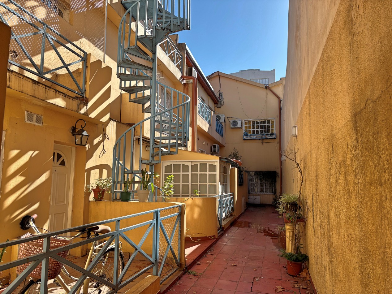 Apto Credito - PH 3 amb 2 baños completos 96,00m2 1er Piso u$s159000 Exp: $80.000