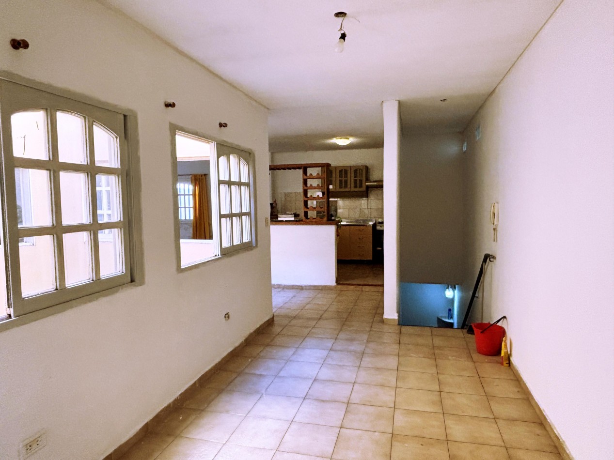 Apto Credito - PH 3 amb 2 baños completos 96,00m2 1er Piso u$s159000 Exp: $80.000