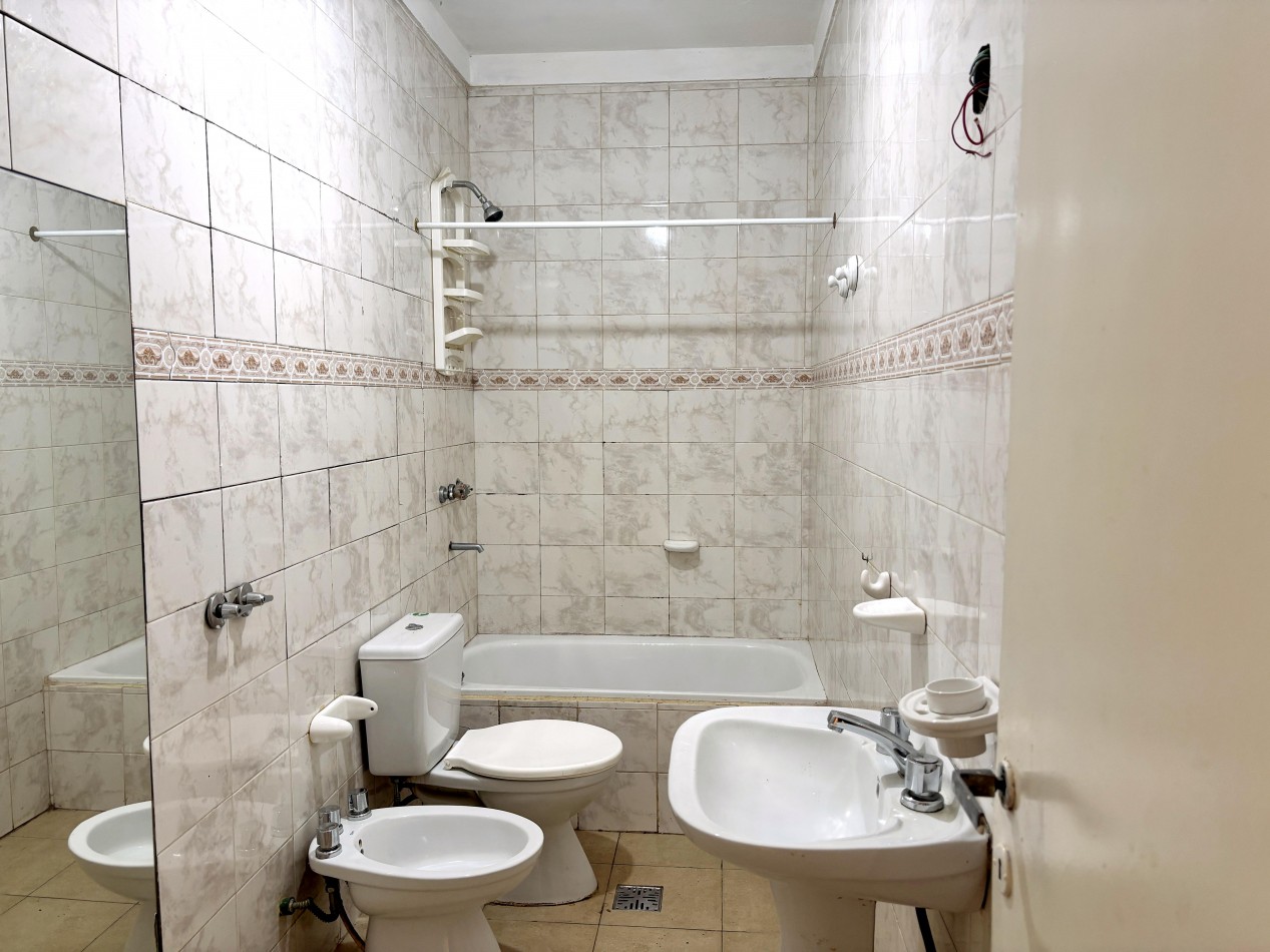 Apto Credito - PH 3 amb 2 baños completos 96,00m2 1er Piso u$s159000 Exp: $80.000