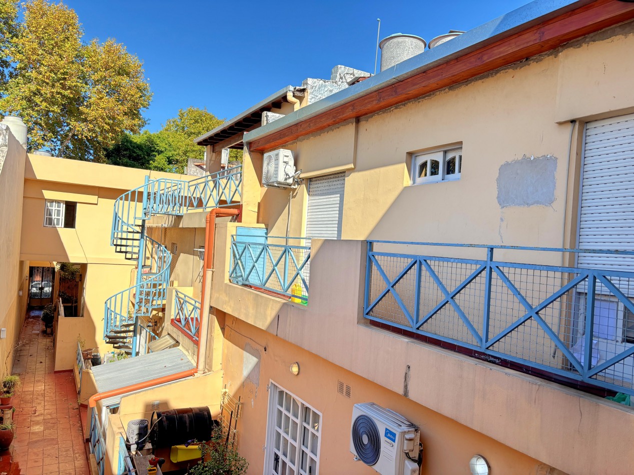 Apto Credito - PH 3 amb 2 baños completos 96,00m2 1er Piso u$s159000 Exp: $80.000