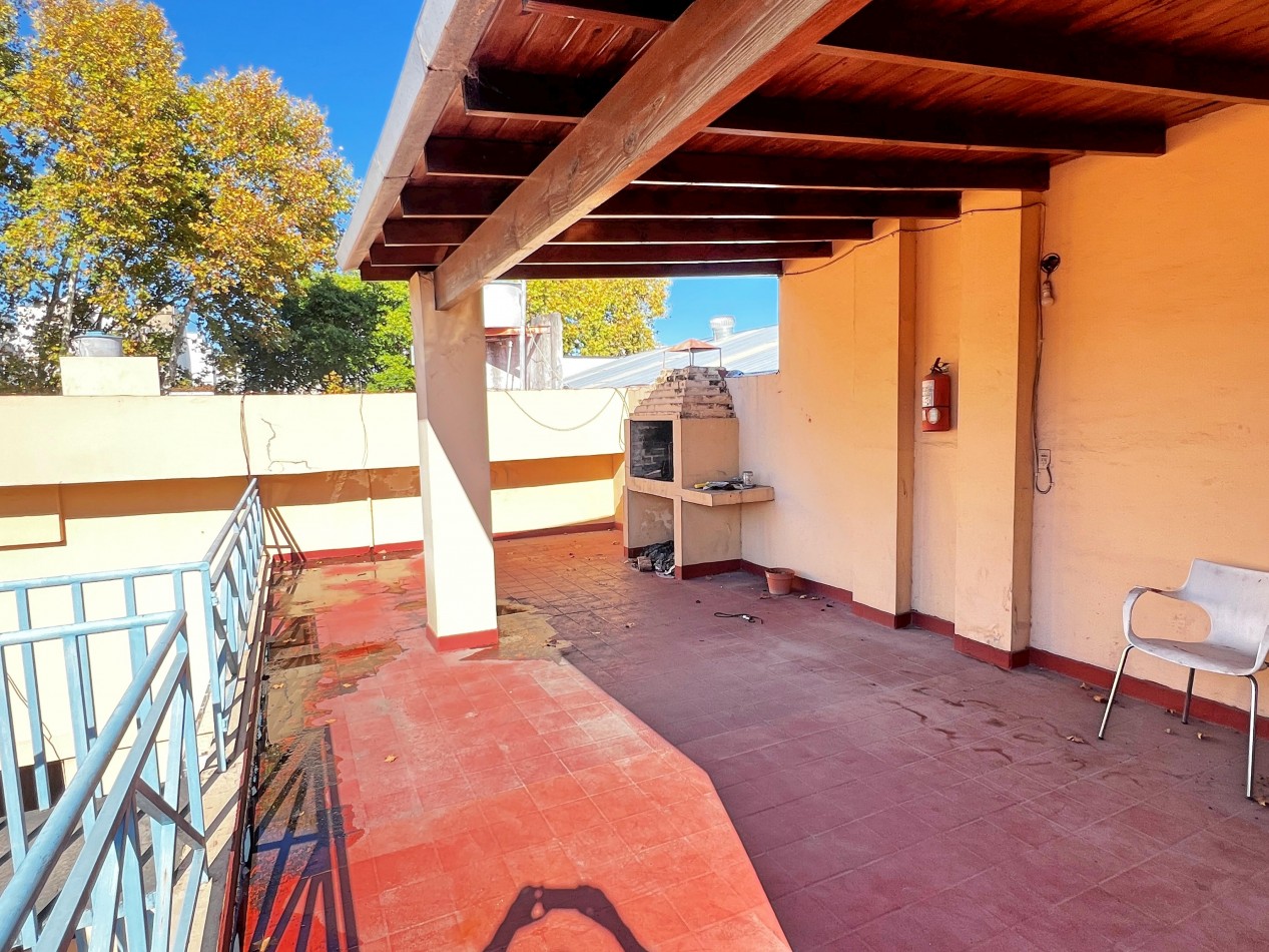 Apto Credito - PH 3 amb 2 baños completos 96,00m2 1er Piso u$s159000 Exp: $80.000