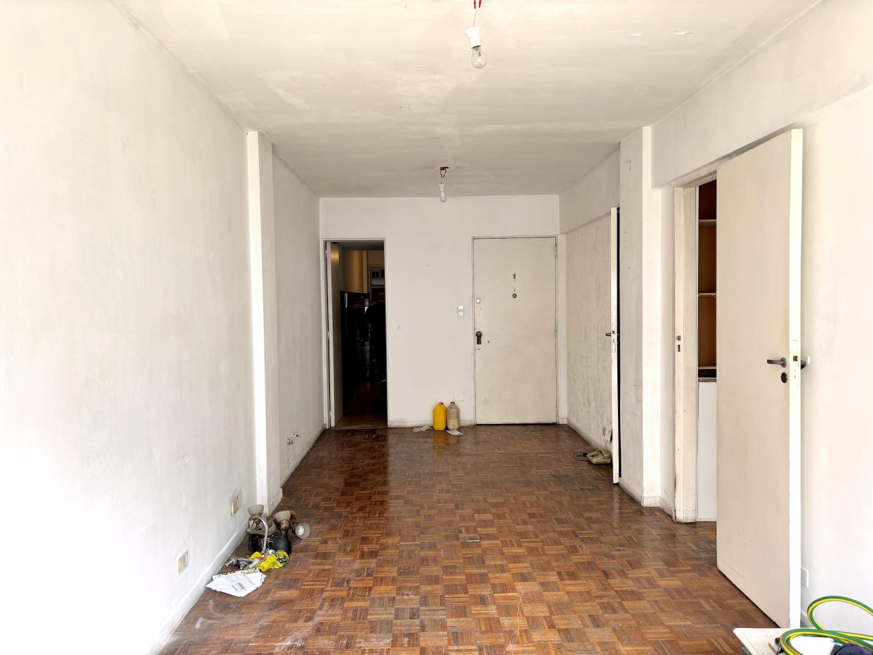 Venta Libertad al 300 - Depto 2 ambientes Balcon Piso 5to 40m2 u$s62.000 Exp: $140.000 Contrafrente