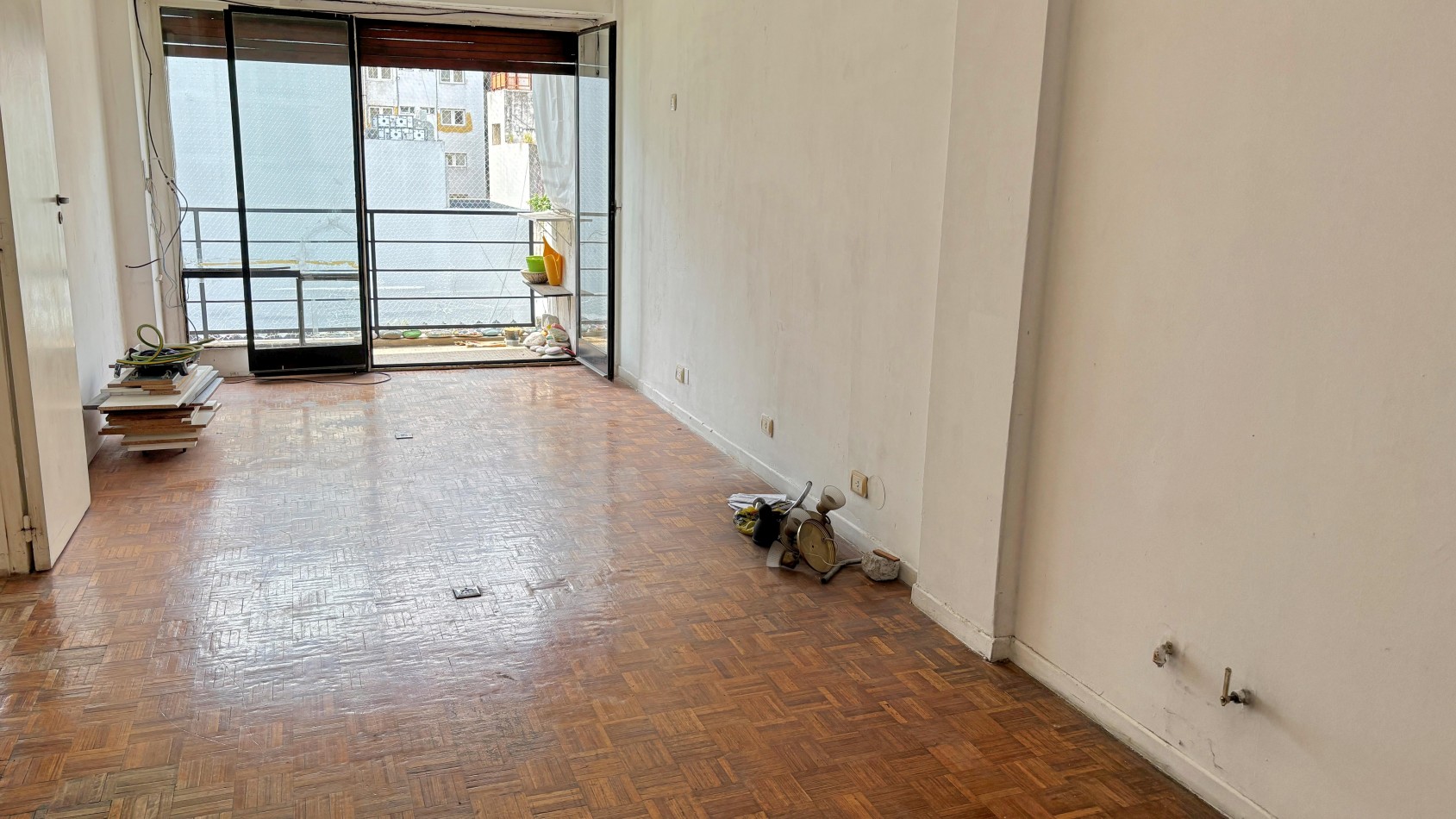 Venta Libertad al 300 - Depto 2 ambientes Balcon Piso 5to 40m2 u$s62.000 Exp: $140.000 Contrafrente
