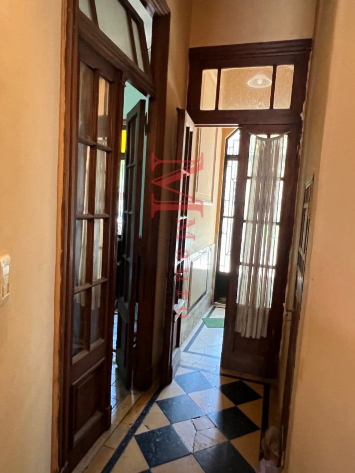 PATERNAL PH 4 AMB Frente Patio Terraza 2 Baños a Reciclar u$s190.000