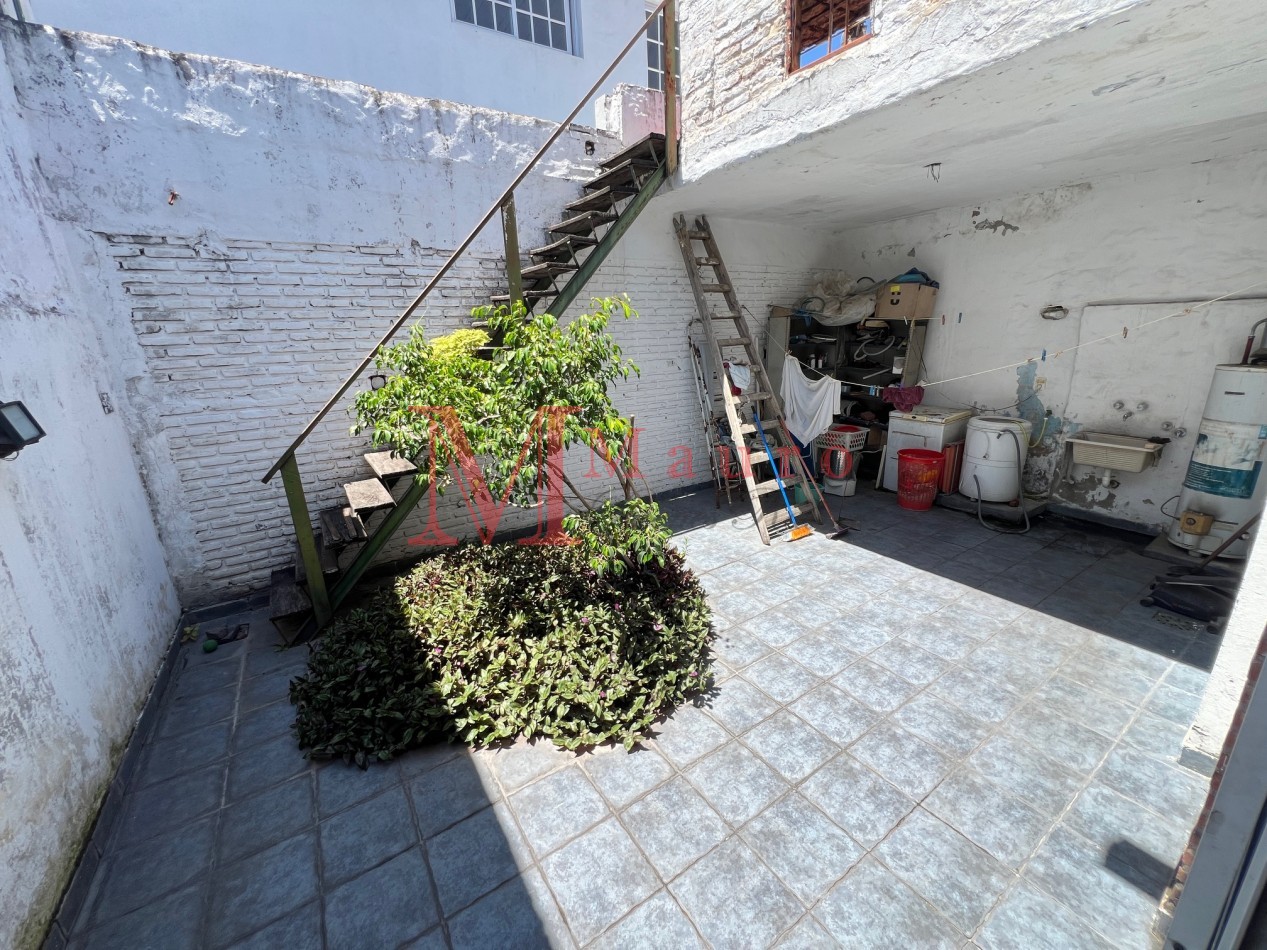 PATERNAL PH 4 AMB Frente Patio Terraza 2 Baños a Reciclar u$s190.000