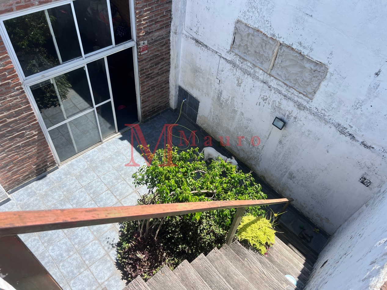 PATERNAL PH 4 AMB Frente Patio Terraza 2 Baños a Reciclar u$s190.000