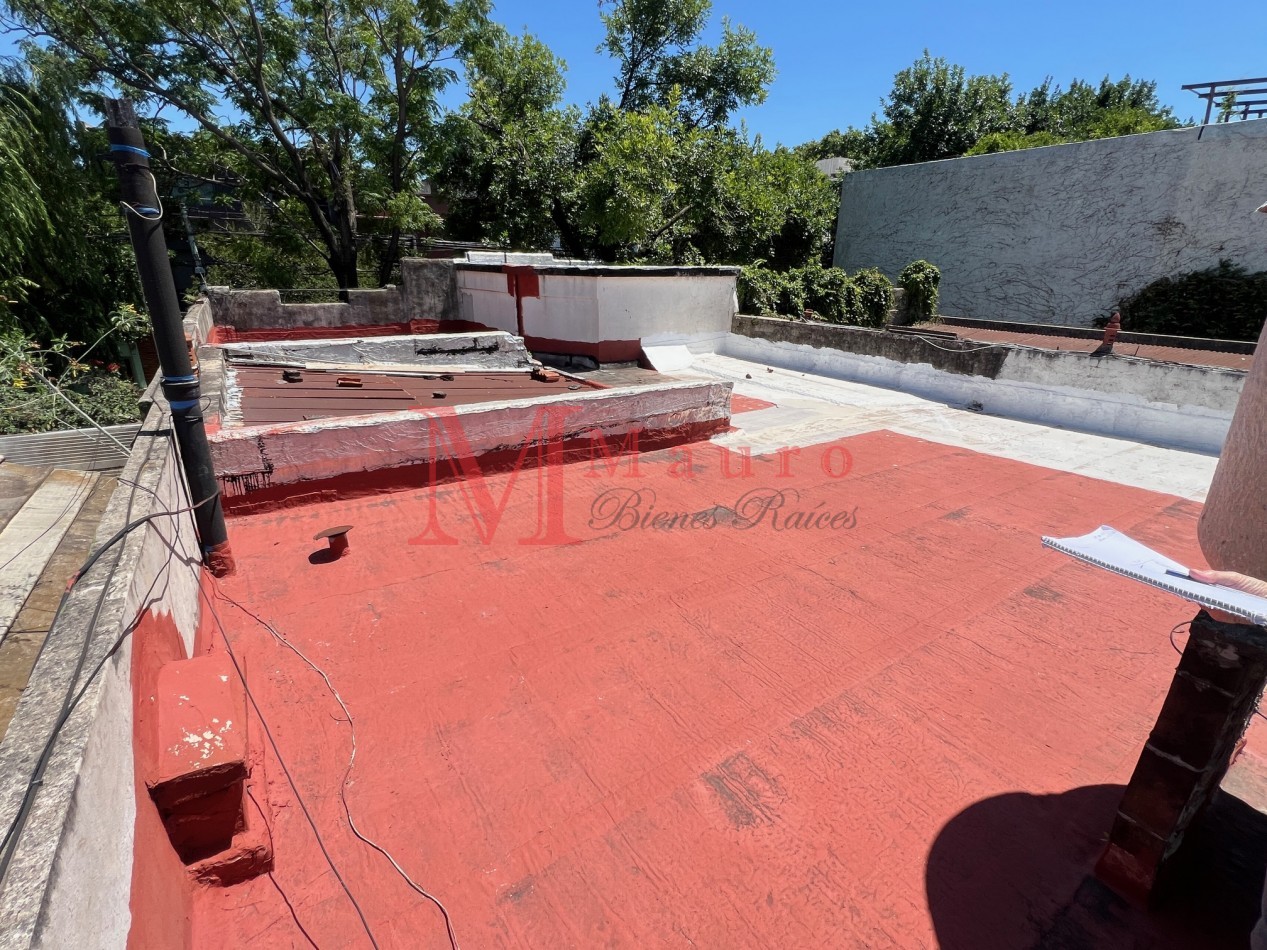 PATERNAL PH 4 AMB Frente Patio Terraza 2 Baños a Reciclar u$s190.000