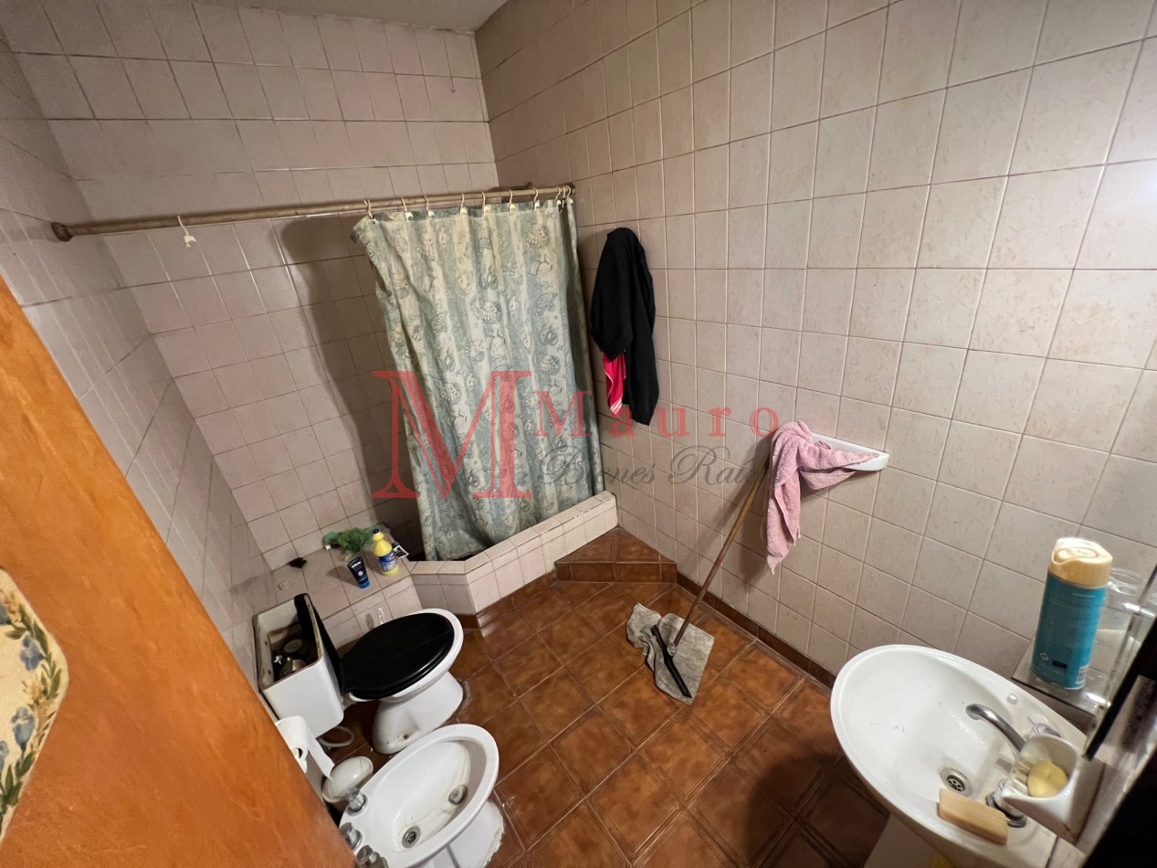 PATERNAL PH 4 AMB Frente Patio Terraza 2 Baños a Reciclar u$s190.000