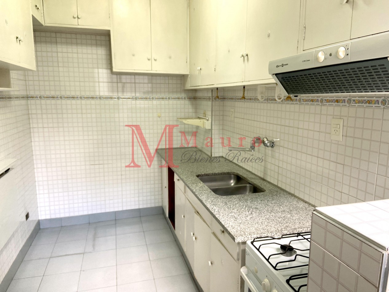 Caballito Aranguren al 500 Depto 3 ambientes u$s129.900 Baño y Toilette