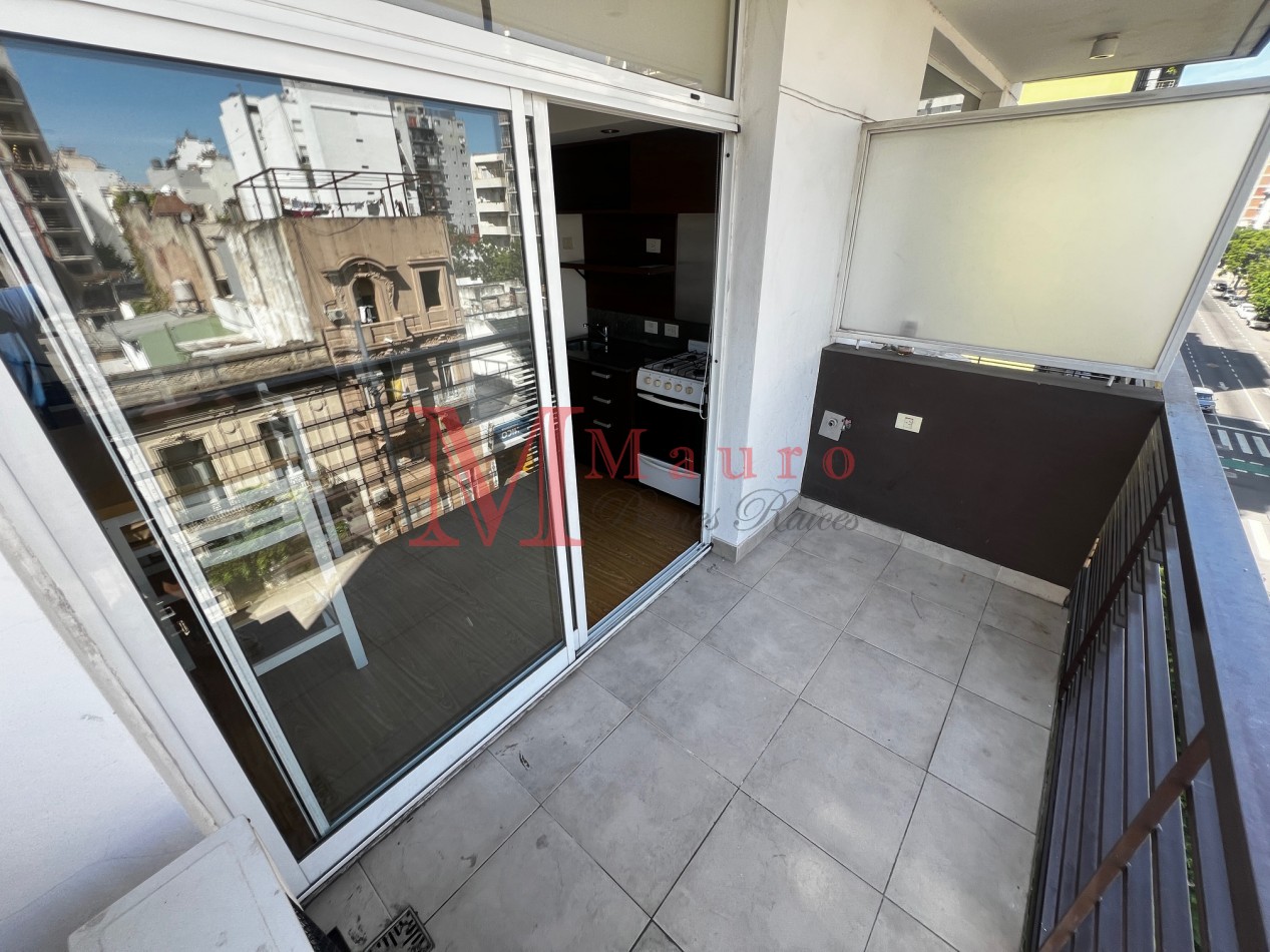 Alquiler - Departamento 2 amb Frente Balcon Sum Pileta Parrilla $700.000 + Exp: $190.000