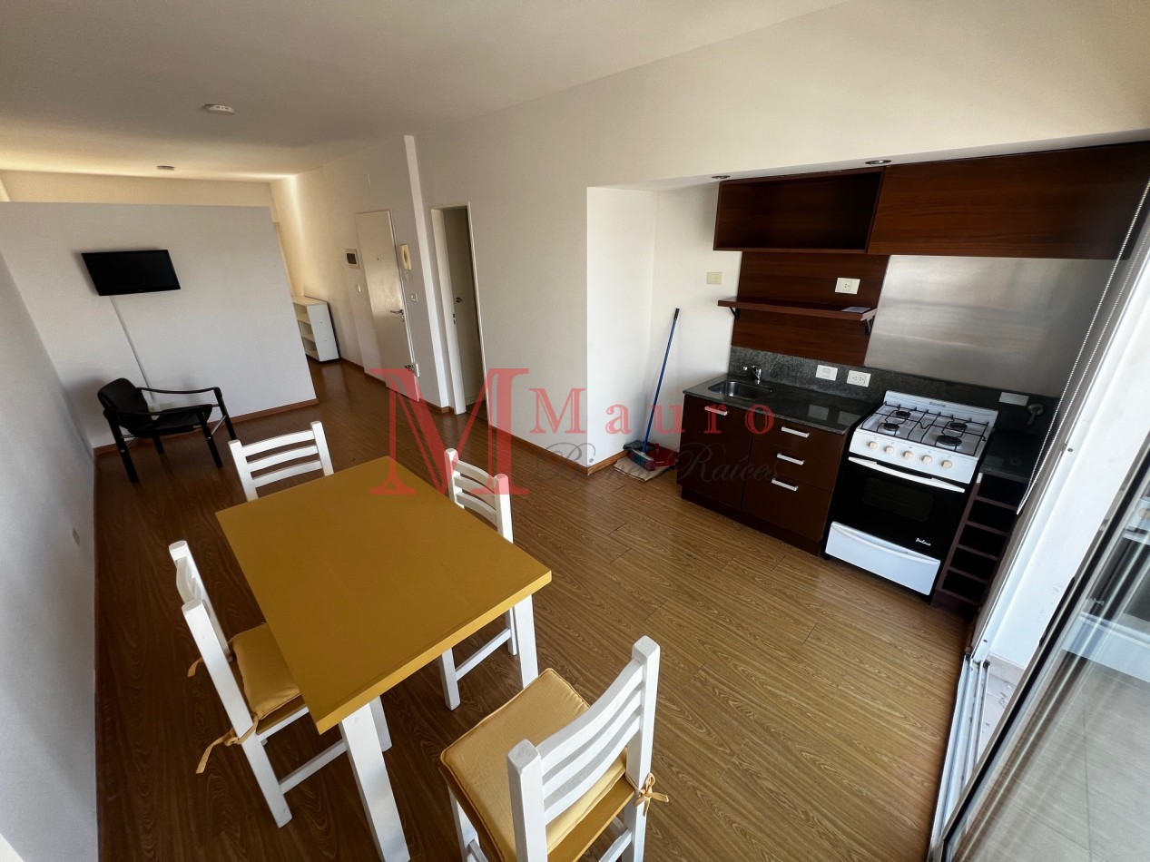 Alquiler - Departamento 2 amb Frente Balcon Sum Pileta Parrilla $700.000 + Exp: $190.000