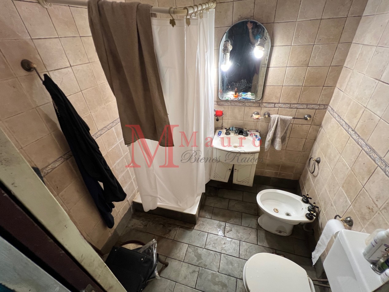 PATERNAL PH 4 AMB Frente Patio Terraza 2 Baños a Reciclar u$s190.000