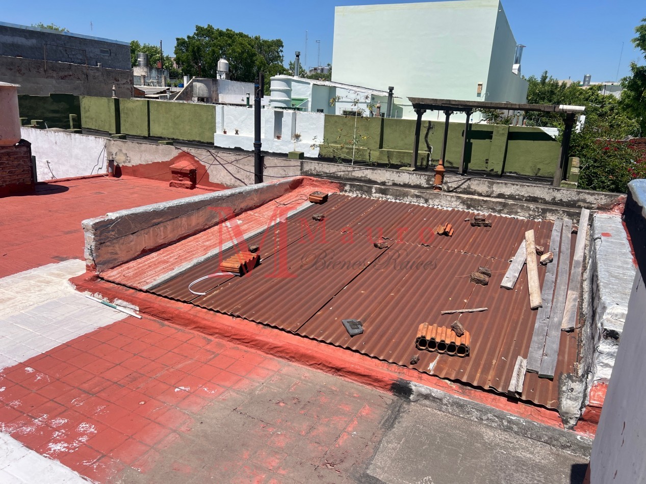 PATERNAL PH 4 AMB Frente Patio Terraza 2 Baños a Reciclar u$s190.000