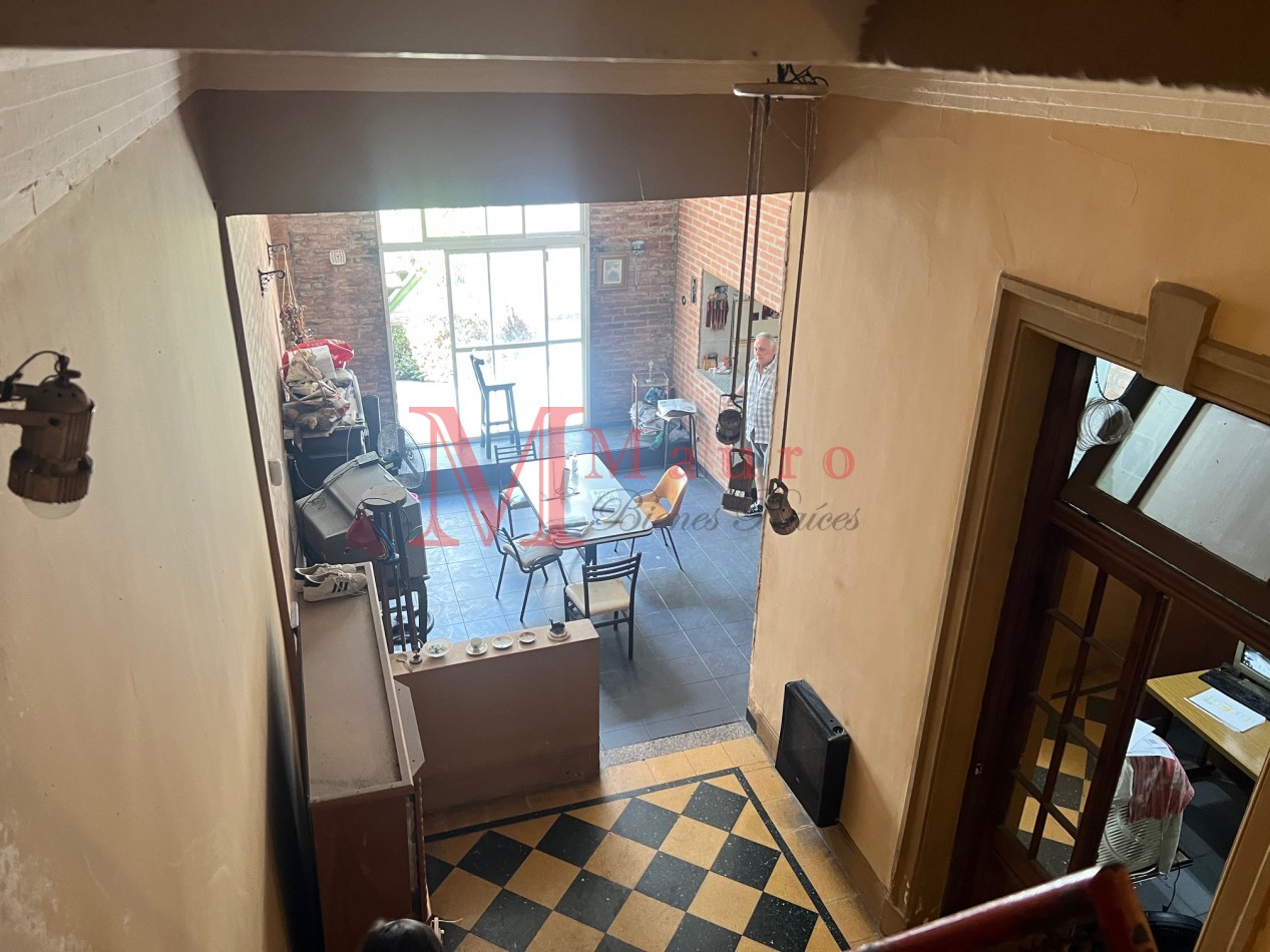 PATERNAL PH 4 AMB Frente Patio Terraza 2 Baños a Reciclar u$s190.000