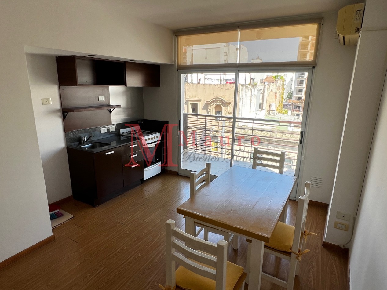 Alquiler - Departamento 2 amb Frente Balcon Sum Pileta Parrilla $700.000 + Exp: $190.000