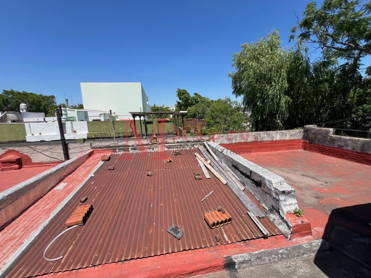 PATERNAL PH 4 AMB Frente Patio Terraza 2 Baños a Reciclar u$s190.000
