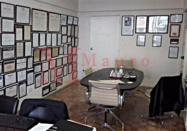 Venta Oficina de 230 m² 2 Cocheras Tribunales U$s 390.000.